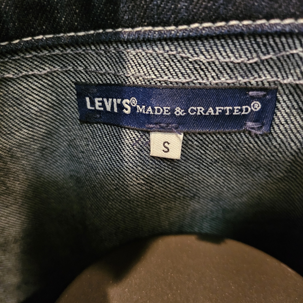 Levi's Dark Denim Jacket With Patterned Shoulders - image 4